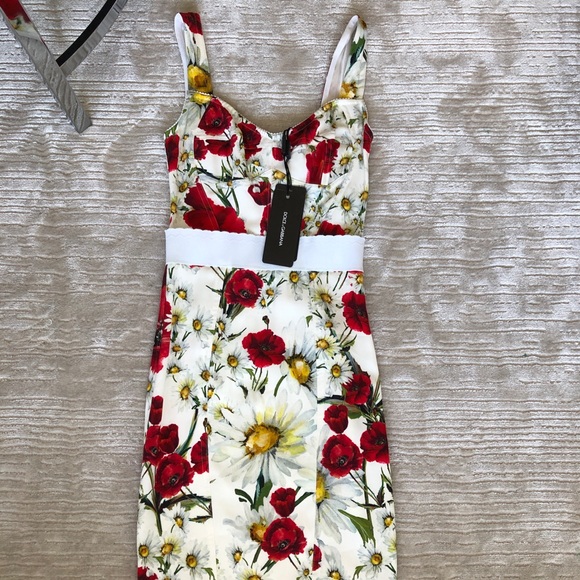 Dolce and Gabbana summer dress - Picture 3 of 5